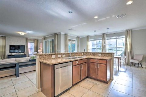 Villa ou maison à vendre à Kissimmee, Floride: 6 chambres, 326.27 m2 № 1346381 - photo 8