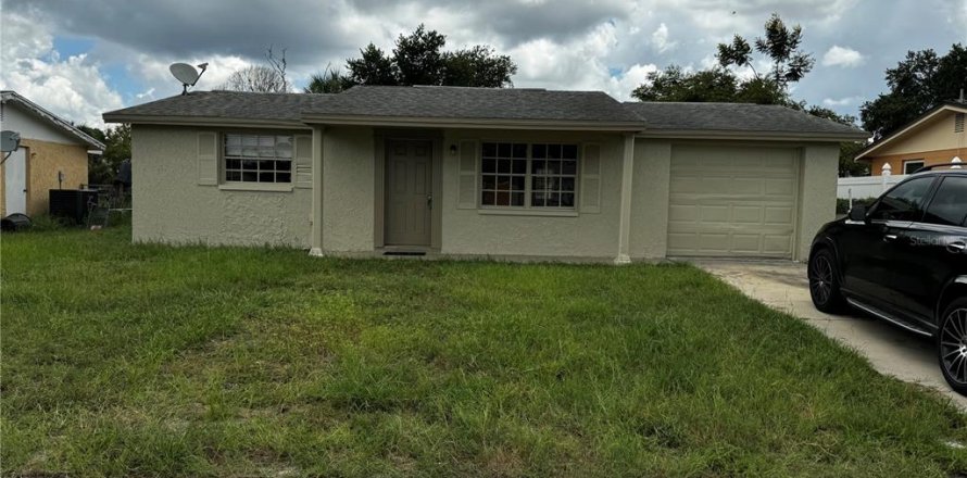 House in Port Richey, Florida 2 bedrooms, 66.89 sq.m. № 1346382