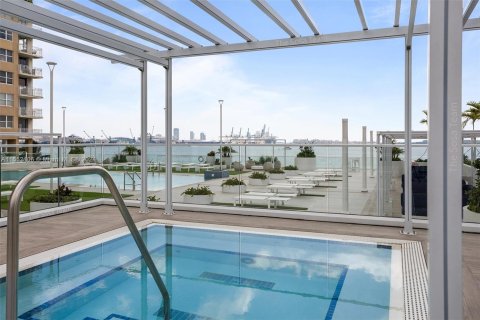 Condo in Miami, Florida, 1 bedroom  № 1345505 - photo 16