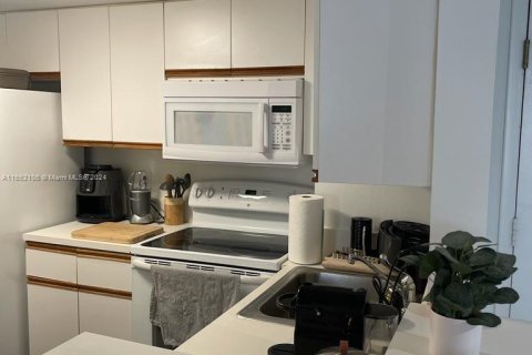 Condo in Miami, Florida, 1 bedroom  № 1345505 - photo 8