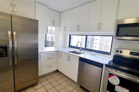 Condo in Sunny Isles Beach, Florida, 1 bedroom  № 1397796 - photo 7