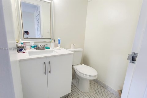 Condo in Sunny Isles Beach, Florida, 1 bedroom  № 1397796 - photo 23