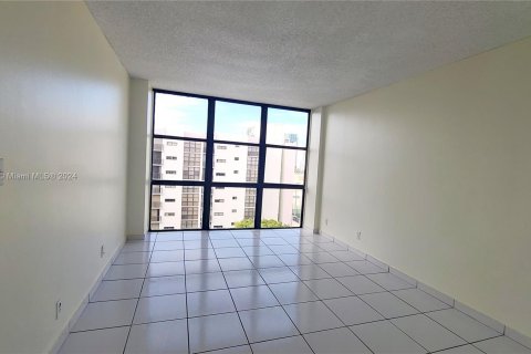 Condo in Sunny Isles Beach, Florida, 1 bedroom  № 1397796 - photo 18