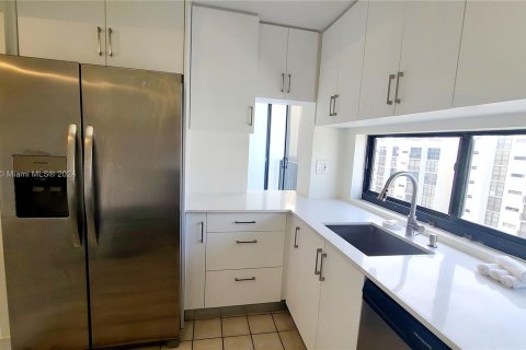 Condo in Sunny Isles Beach, Florida, 1 bedroom  № 1397796 - photo 5