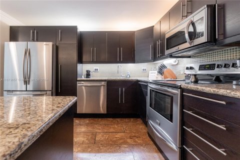 Condo in Aventura, Florida, 1 bedroom  № 1397749 - photo 12