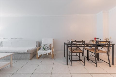 Condo in Aventura, Florida, 1 bedroom  № 1397749 - photo 6