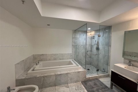 Condominio en venta en Miami, Florida, 1 dormitorio, 79.52 m2 № 1099223 - foto 3