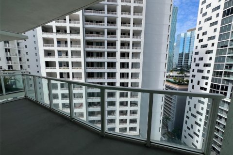 Condo in Miami, Florida, 1 bedroom  № 1099223 - photo 11