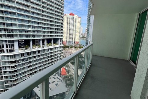 Condo in Miami, Florida, 1 bedroom  № 1099223 - photo 10