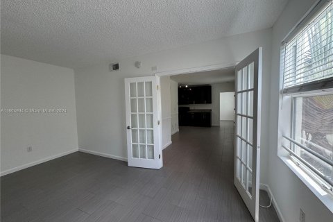 Condominio en venta en Miami Beach, Florida, 2 dormitorios, 61.32 m2 № 1225139 - foto 9