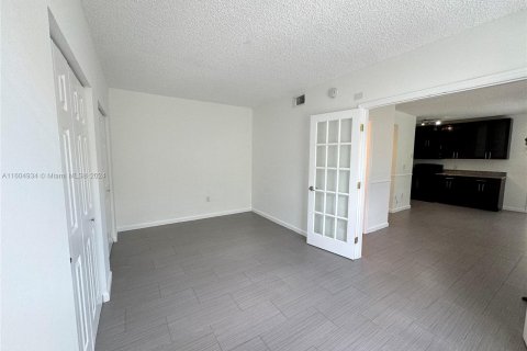 Condominio en venta en Miami Beach, Florida, 2 dormitorios, 61.32 m2 № 1225139 - foto 7