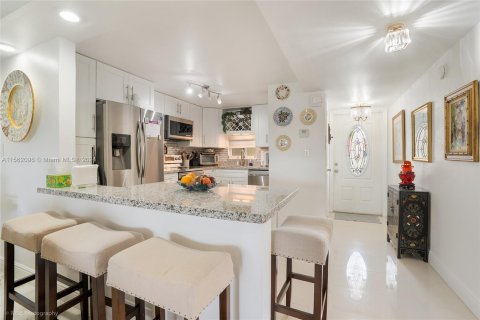 Condominio en venta en Pembroke Pines, Florida, 2 dormitorios, 108.7 m2 № 1099365 - foto 3