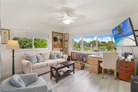 Condominio en venta en Pembroke Pines, Florida, 2 dormitorios, 108.7 m2 № 1099365 - foto 10