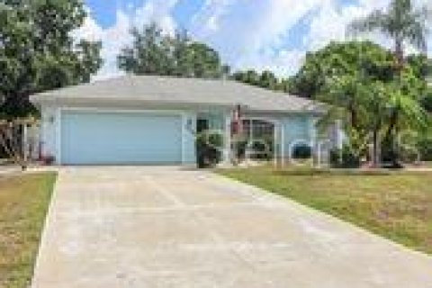 House in North Port, Florida 3 bedrooms, 119.38 sq.m. № 1385519 - photo 2