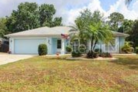 House in North Port, Florida 3 bedrooms, 119.38 sq.m. № 1385519 - photo 3