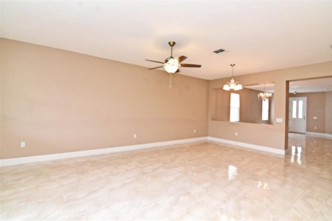 House in Orlando, Florida 3 bedrooms, 173.08 sq.m. № 1385517 - photo 2