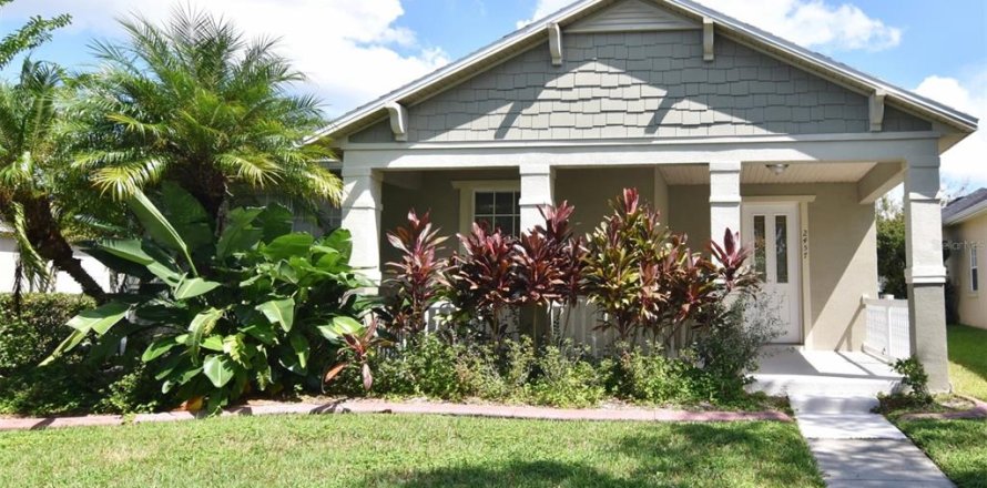 House in Orlando, Florida 3 bedrooms, 173.08 sq.m. № 1385517