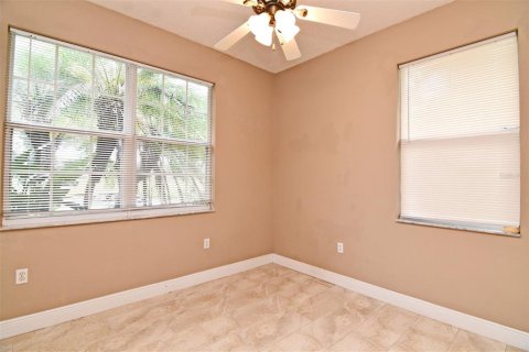 House in Orlando, Florida 3 bedrooms, 173.08 sq.m. № 1385517 - photo 24