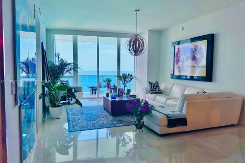 Condo in Sunny Isles Beach, Florida, 3 bedrooms  № 1060893 - photo 9