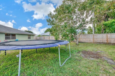 Casa en venta en Jensen Beach, Florida, 5 dormitorios, 189.52 m2 № 1160839 - foto 8