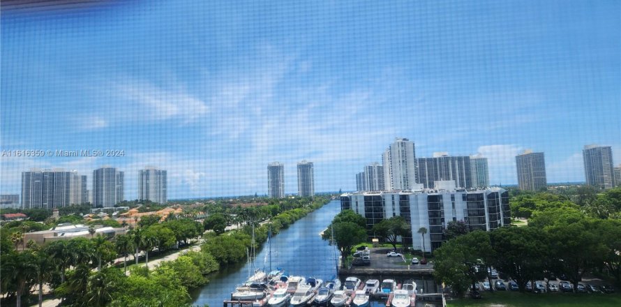 Condo à Aventura, Floride, 2 chambres  № 1237944