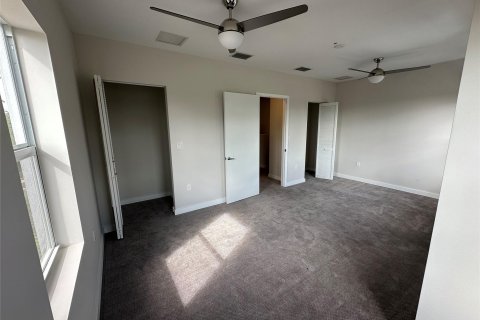 Touwnhouse à vendre à Hallandale Beach, Floride: 2 chambres, 126.35 m2 № 1026443 - photo 3