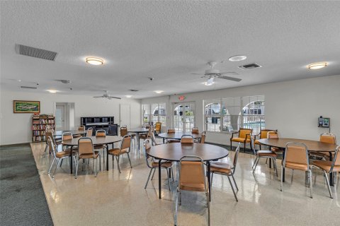 Condo in Deerfield Beach, Florida, 1 bedroom  № 1026393 - photo 11