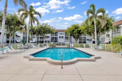 Condominio en venta en Deerfield Beach, Florida, 1 dormitorio, 65.03 m2 № 1026393 - foto 7