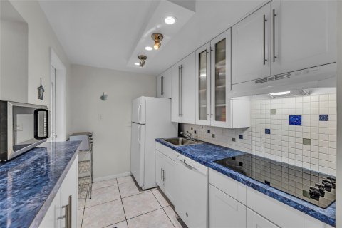 Condo in Deerfield Beach, Florida, 1 bedroom  № 1026393 - photo 27