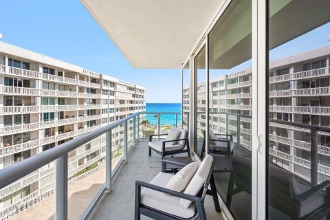 Condo in Palm Beach, Florida, 2 bedrooms in 3550 SOUTH OCEAN  № 1026848 - photo 18