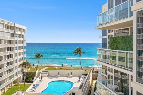 Condo in Palm Beach, Florida, 2 bedrooms in 3550 SOUTH OCEAN  № 1026848 - photo 15