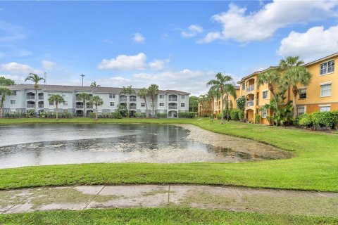 Copropriété à vendre à Pembroke Pines, Floride: 3 chambres, 115.85 m2 № 1240724 - photo 26