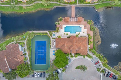 Copropriété à vendre à Pembroke Pines, Floride: 3 chambres, 115.85 m2 № 1240724 - photo 30