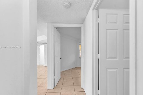 Copropriété à vendre à Pembroke Pines, Floride: 3 chambres, 115.85 m2 № 1240724 - photo 19