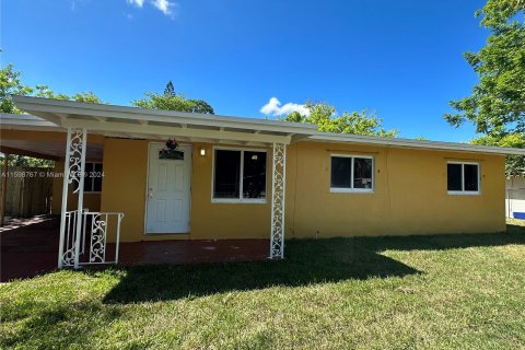 Villa ou maison à vendre à Fort Lauderdale, Floride: 3 chambres, 101.45 m2 № 1240810 - photo 2