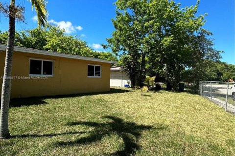 House in Fort Lauderdale, Florida 3 bedrooms, 101.45 sq.m. № 1240810 - photo 5