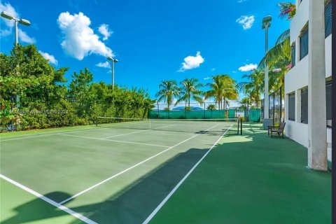 Condo in Miami, Florida, 1 bedroom  № 1236694 - photo 25