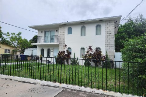 Casa en venta en Miami, Florida, 3 dormitorios, 138.61 m2 № 1379161 - foto 1