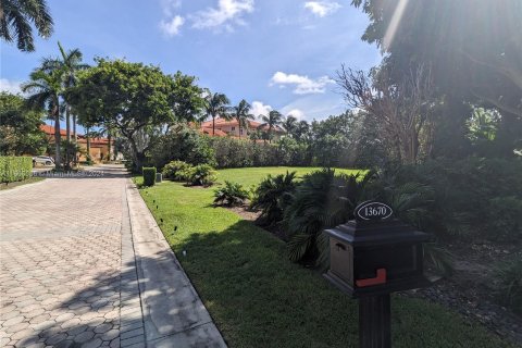 Terreno en venta en Coral Gables, Florida № 1379111 - foto 3