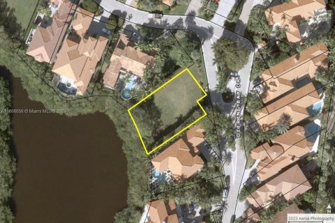 Terreno en venta en Coral Gables, Florida № 1379111 - foto 2