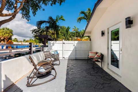 Propiedad comercial en venta en Lauderdale-by-the-Sea, Florida, 301.47 m2 № 1094937 - foto 7