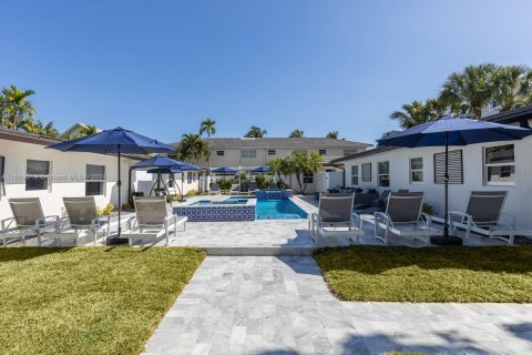 Propiedad comercial en venta en Lauderdale-by-the-Sea, Florida, 301.47 m2 № 1094937 - foto 6