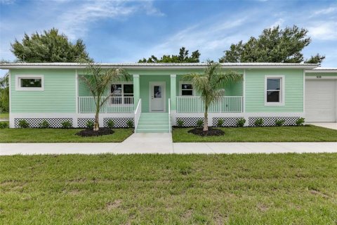 House in Punta Gorda, Florida 2 bedrooms, 127.65 sq.m. № 1275619 - photo 1