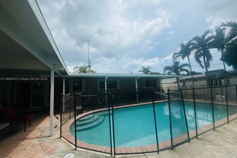 Casa en venta en Miami, Florida, 3 dormitorios, 146.69 m2 № 1375850 - foto 14