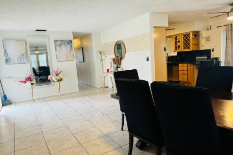 Casa en venta en Miami, Florida, 3 dormitorios, 146.69 m2 № 1375850 - foto 7