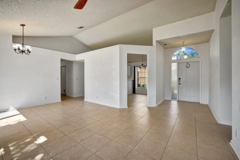 House in Tamarac, Florida 3 bedrooms, 126.44 sq.m. № 1228484 - photo 12