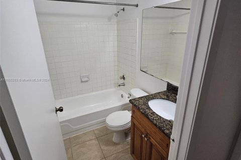 Condo in Coral Springs, Florida, 2 bedrooms  № 1353810 - photo 26