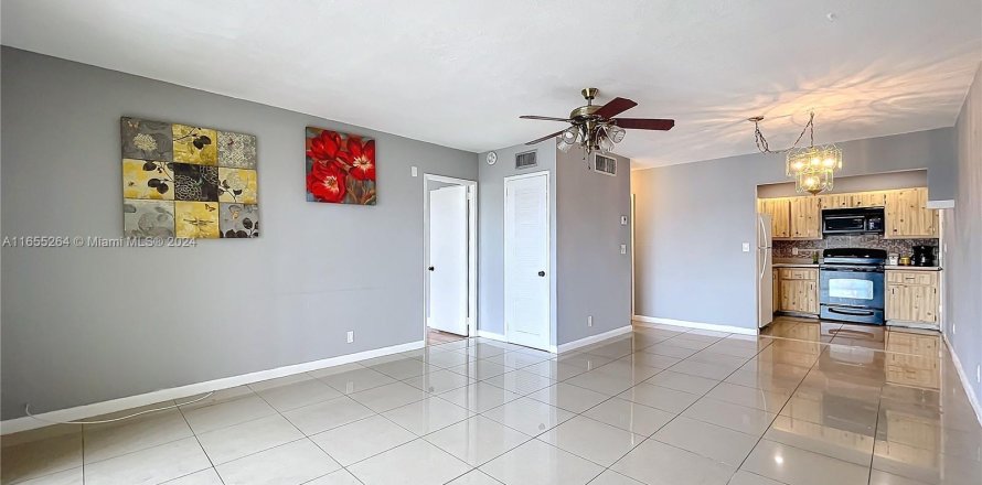 Condo à Lauderhill, Floride, 2 chambres  № 1353769