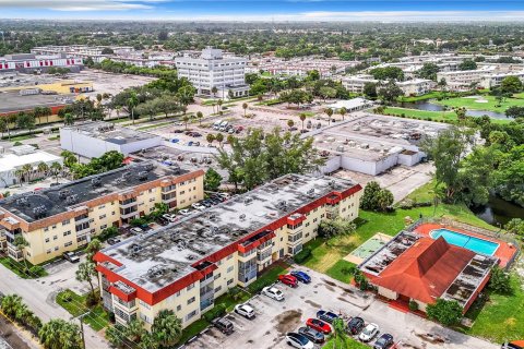 Condominio en venta en Lauderhill, Florida, 2 dormitorios, 79.9 m2 № 1353769 - foto 30