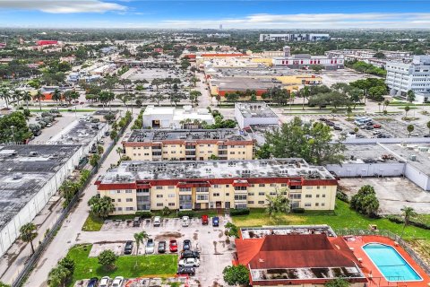 Copropriété à vendre à Lauderhill, Floride: 2 chambres, 79.9 m2 № 1353769 - photo 29